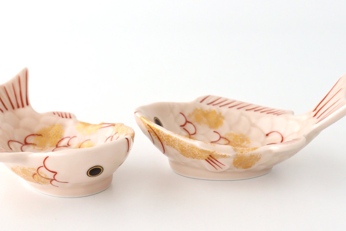 Sea bream-shaped Small Plate Pink and Gold｜Arita Ware