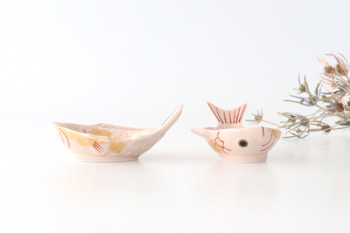 Sea bream-shaped Small Plate Pink and Gold｜Arita Ware