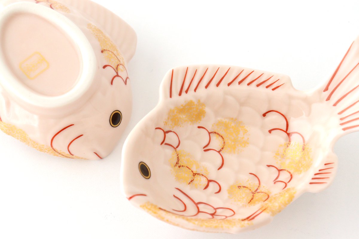 Sea bream-shaped Small Plate Pink and Gold｜Arita Ware