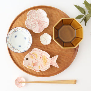 Sea Bream Shaped Plate Light cherry blossom and Gold | Arita Ware