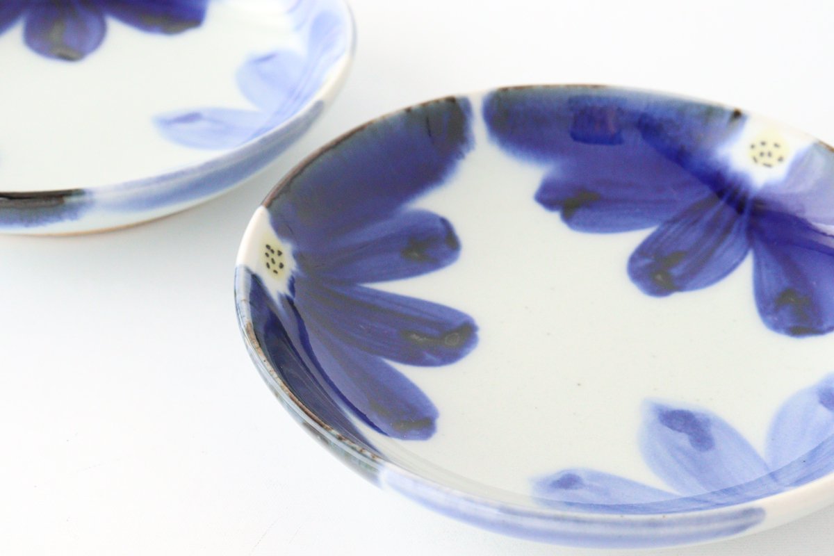 Small Round Plate Blue Flower | Hasami Ware