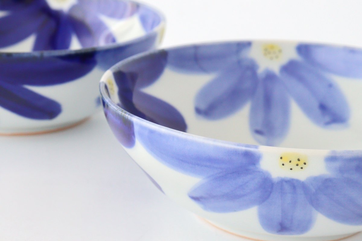 Round Bow Blue Flowers| Serving Bowl Hasami Ware