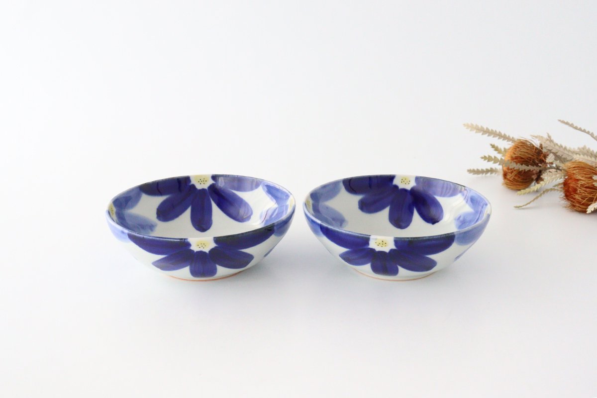 Round Bow Blue Flowers| Serving Bowl Hasami Ware