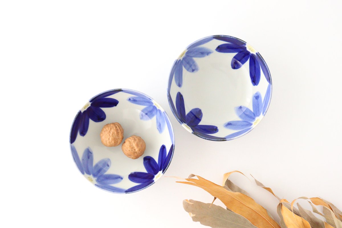 Round Bow Blue Flowers| Serving Bowl Hasami Ware