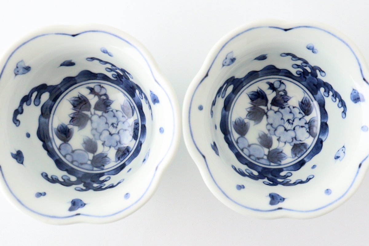 Flower-shaped Small Bowl Wave,Chidori and Flower | Kobachi Hasami Ware