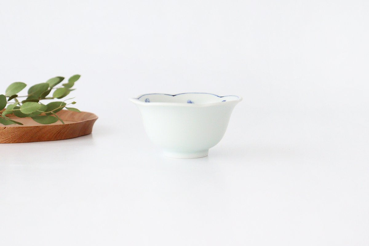 Flower-shaped Small Bowl Wave,Chidori and Flower | Kobachi Hasami Ware