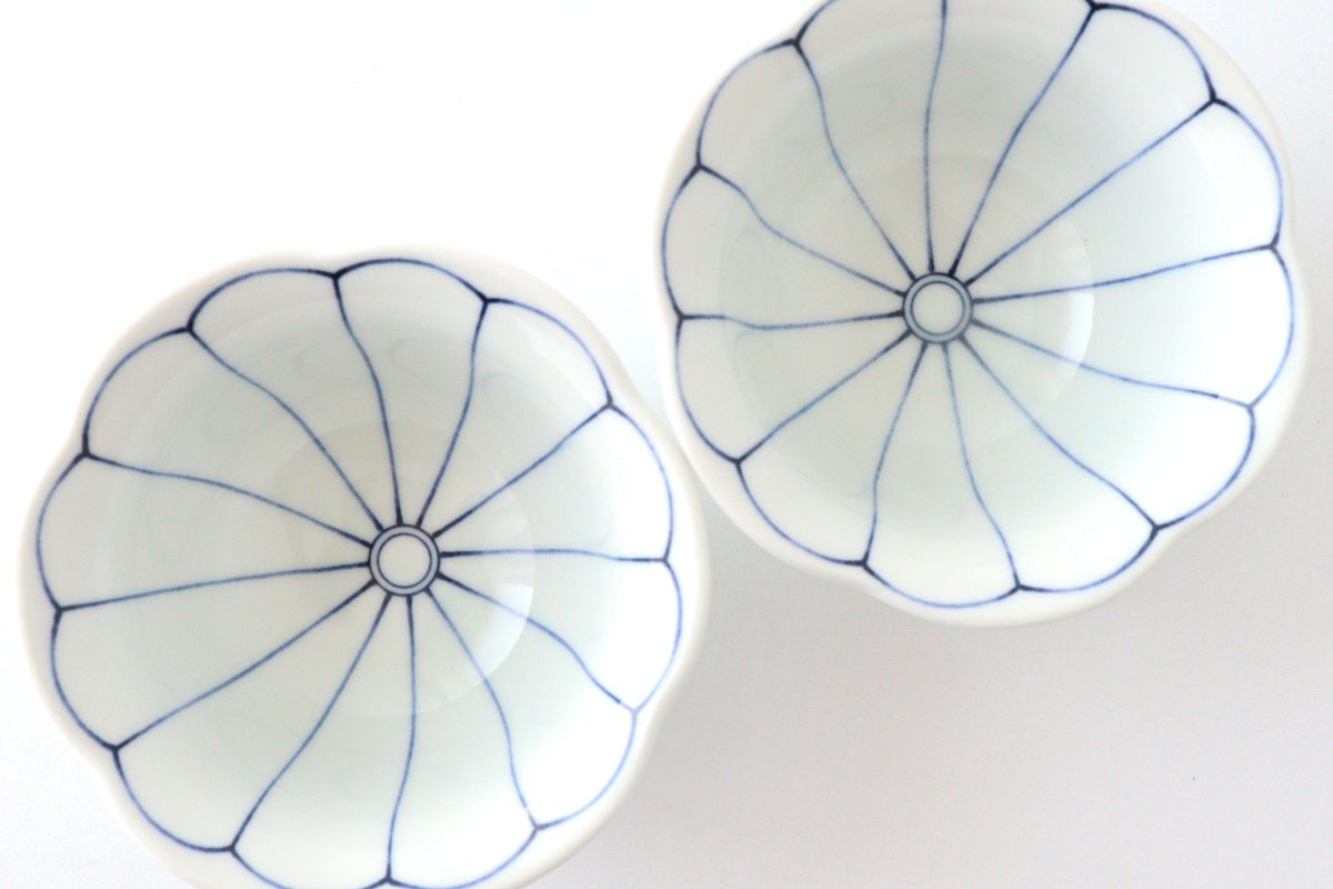 Flower-shaped Small Bowl Blue Chrysanthemum | Hasami Ware