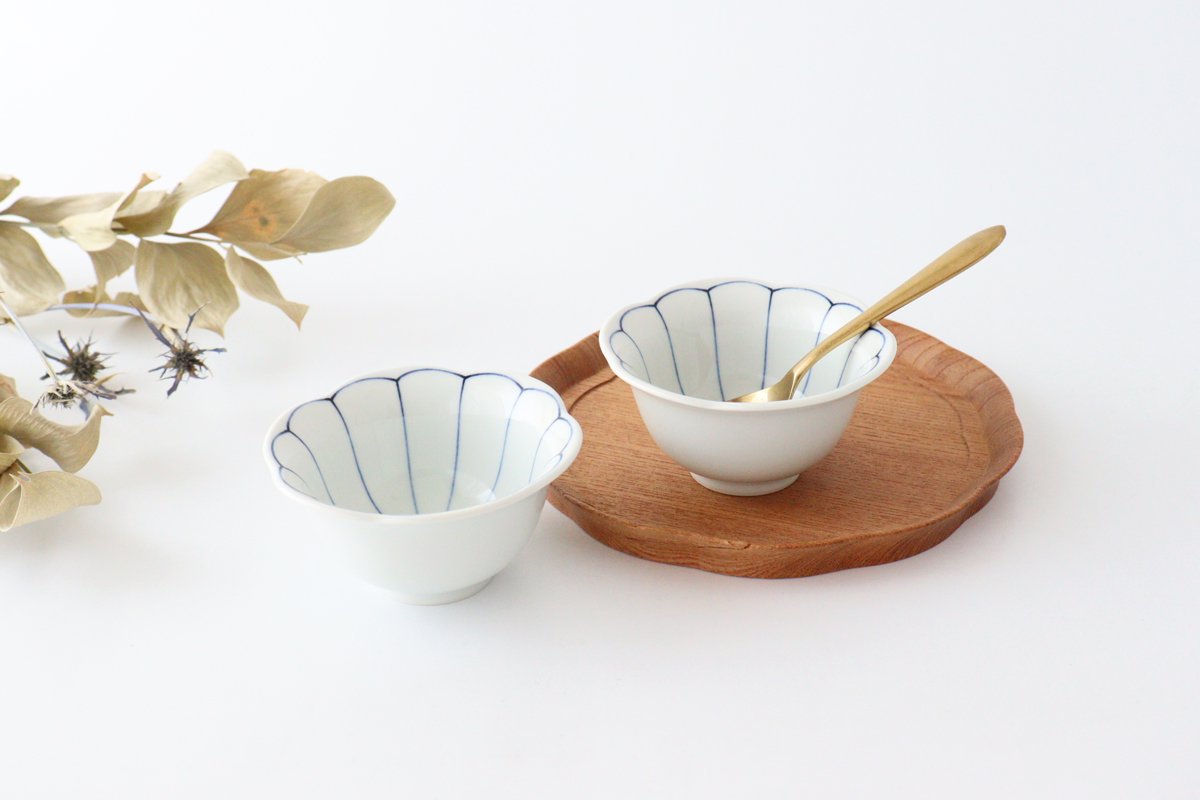 Flower-shaped Small Bowl Blue Chrysanthemum | Hasami Ware