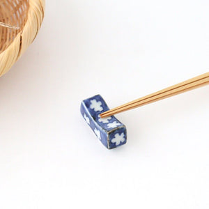 Chopstick Rest Blue Small Flowers | Hashioki Arita Ware