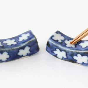 Chopstick Rest Blue Small Flowers | Hashioki Arita Ware