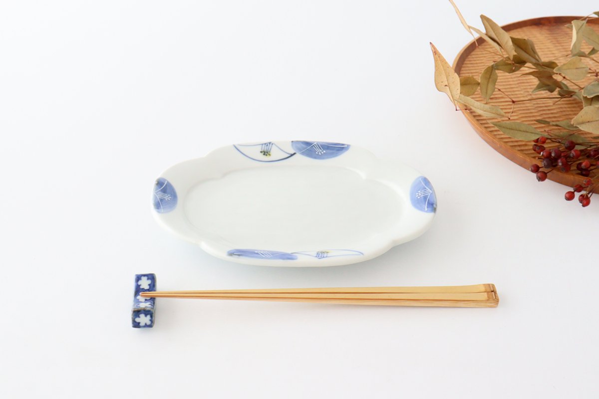 Chopstick Rest Blue Small Flowers | Hashioki Arita Ware