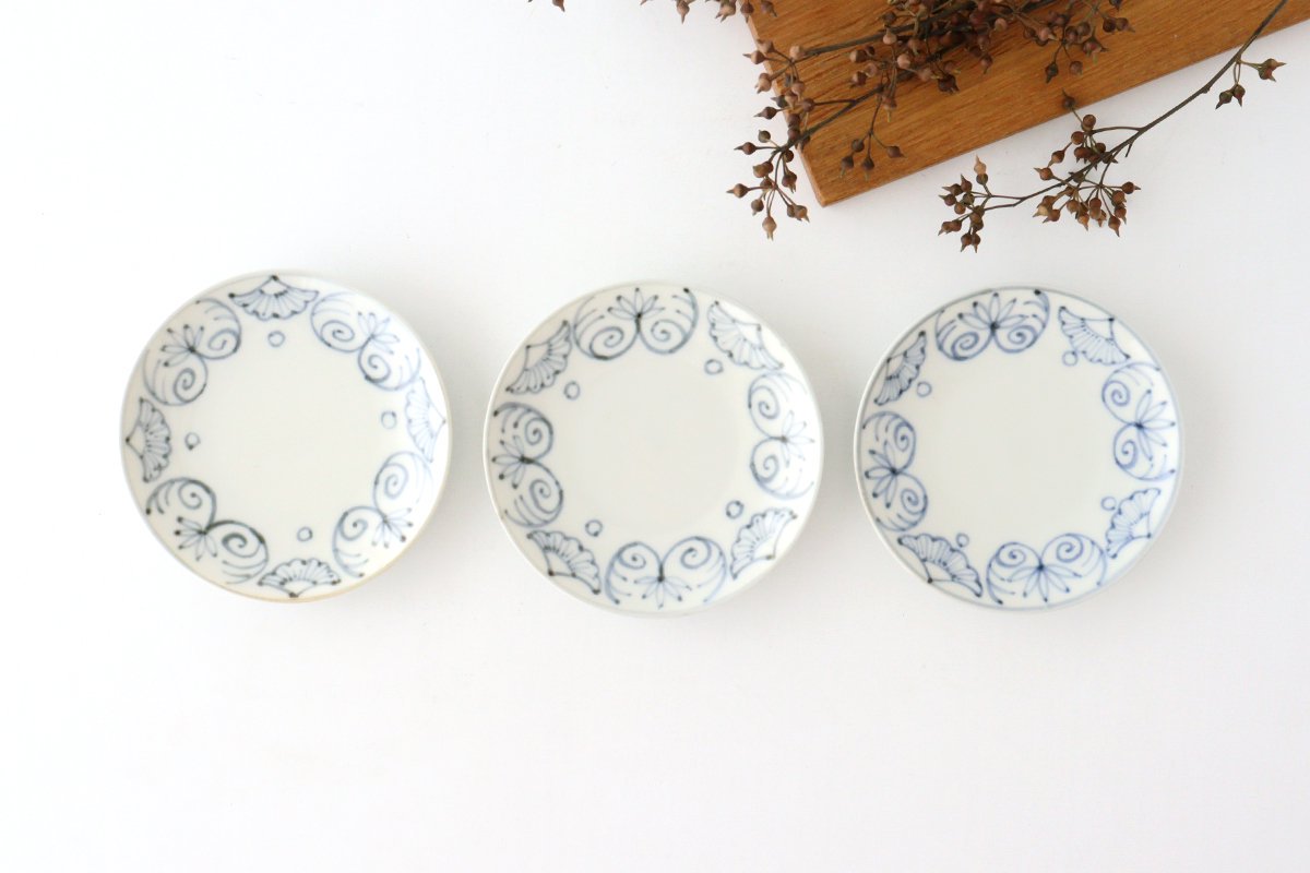 Small Round Plate Blue Western Flower Arabesque 7.6㎝・3in | Arita Ware