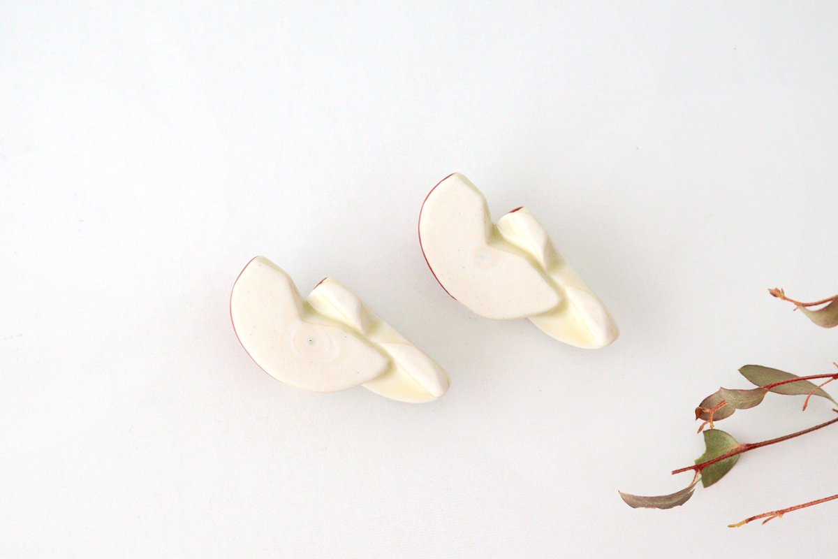 Chopstick Rest Apple Bunny | Hashioki Hasami Ware