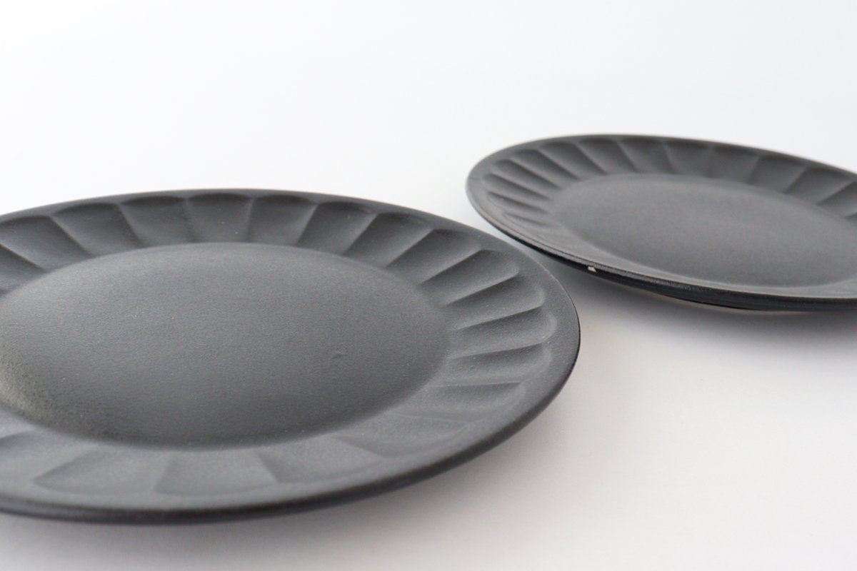 Serving Plate Flower-shape Matte Black | Mino Ware