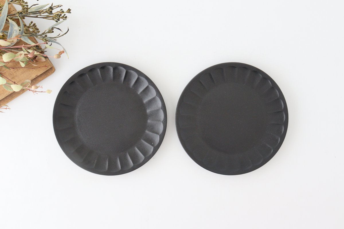 Serving Plate Flower-shape Matte Black | Mino Ware