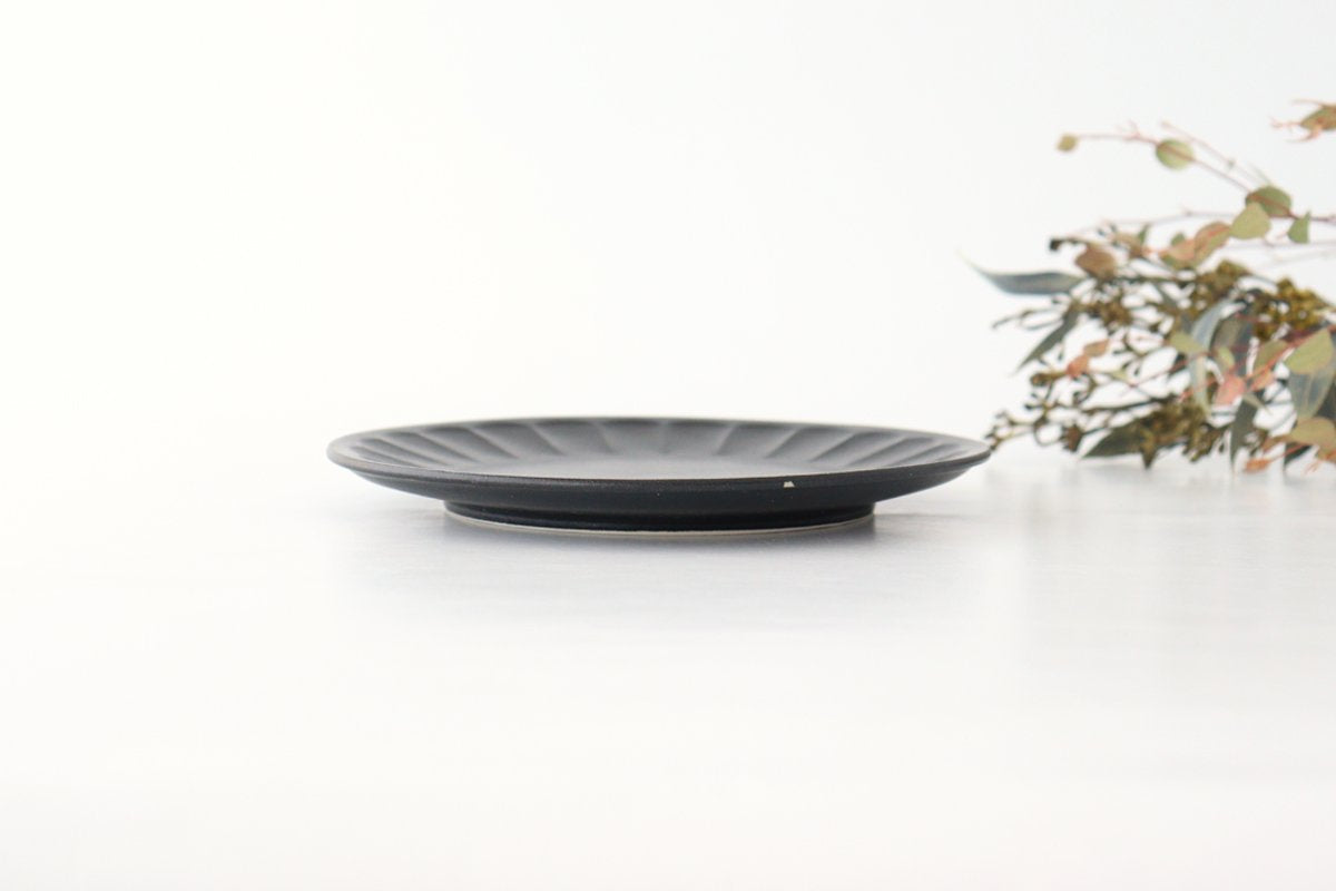 Serving Plate Flower-shape Matte Black | Mino Ware