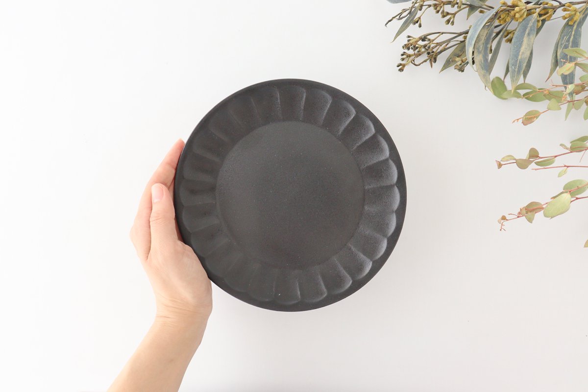 Serving Plate Flower-shape Matte Black | Mino Ware