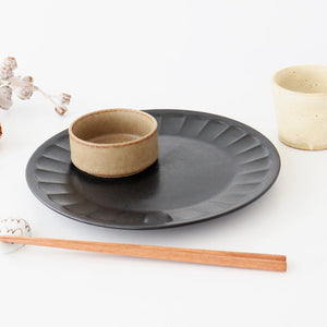 Flower-shaped Plate Matte Black L | Mino Ware