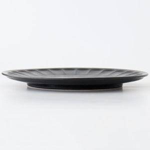 Flower-shaped Plate Matte Black L | Mino Ware