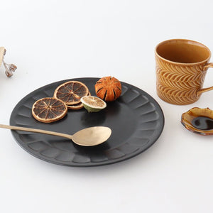 Flower-shaped Plate Matte Black L | Mino Ware