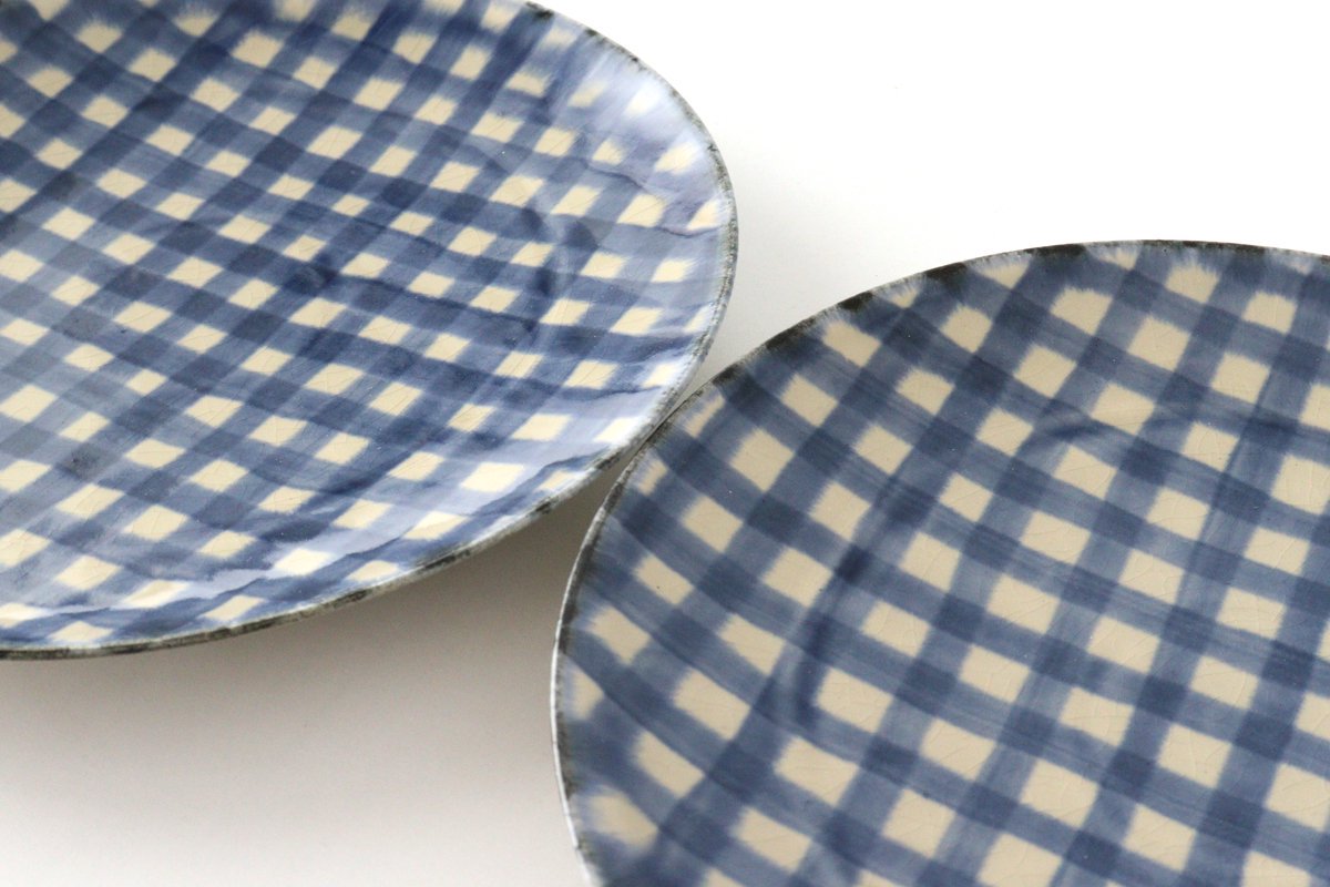 Round Plate Semi-porcelain Blue Check 21㎝/8.3in | Arita Ware