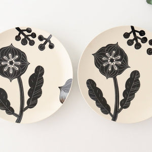 Fururu Rounbd Plate Black Flower M | Hasami Ware