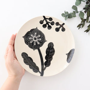 Fururu Rounbd Plate Black Flower M | Hasami Ware