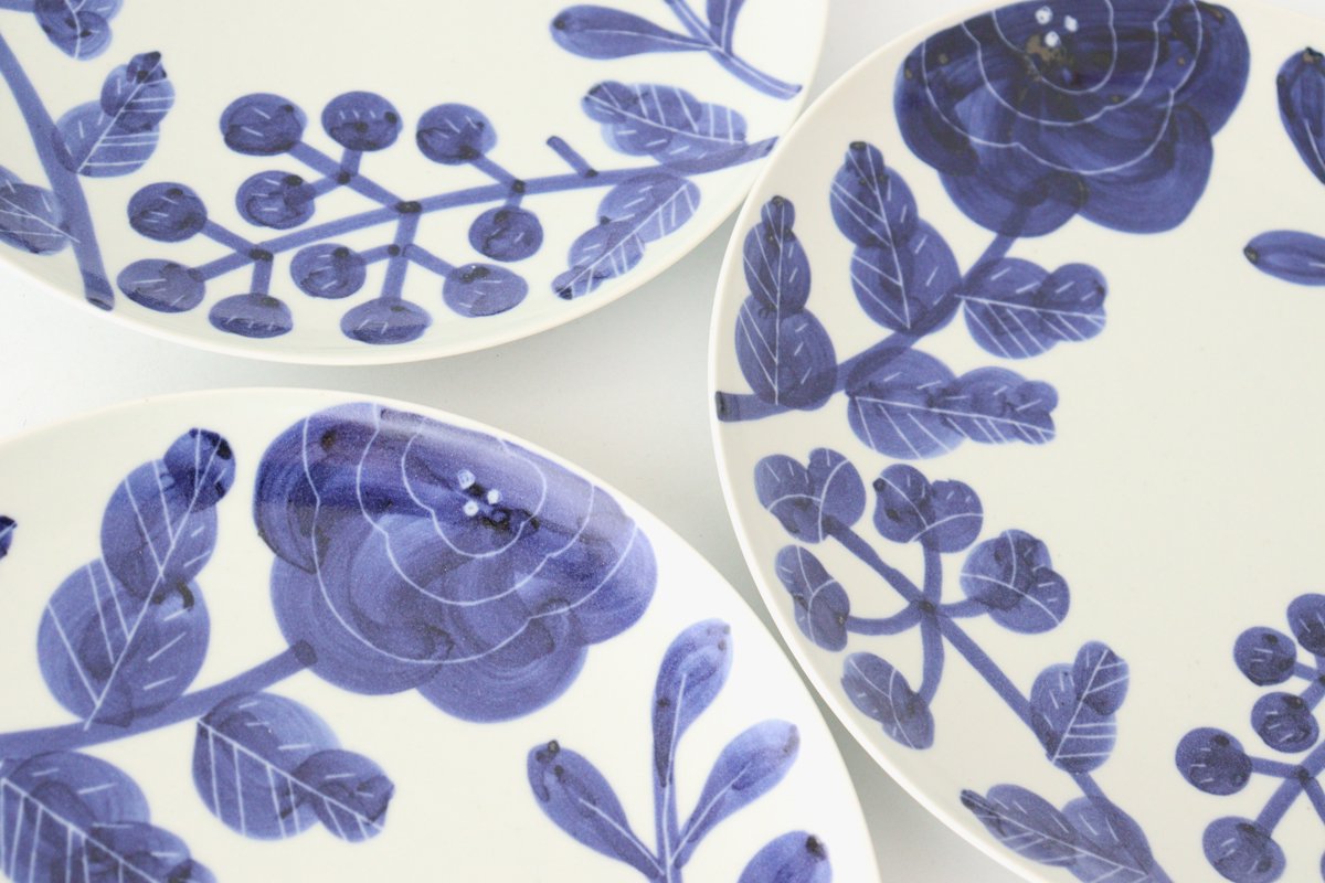 Fururu Rounbd Plate Blue Flower M | Hasami Ware