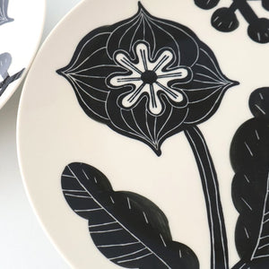 Fururu Rounbd Plate Black Flower S | Hasami Ware