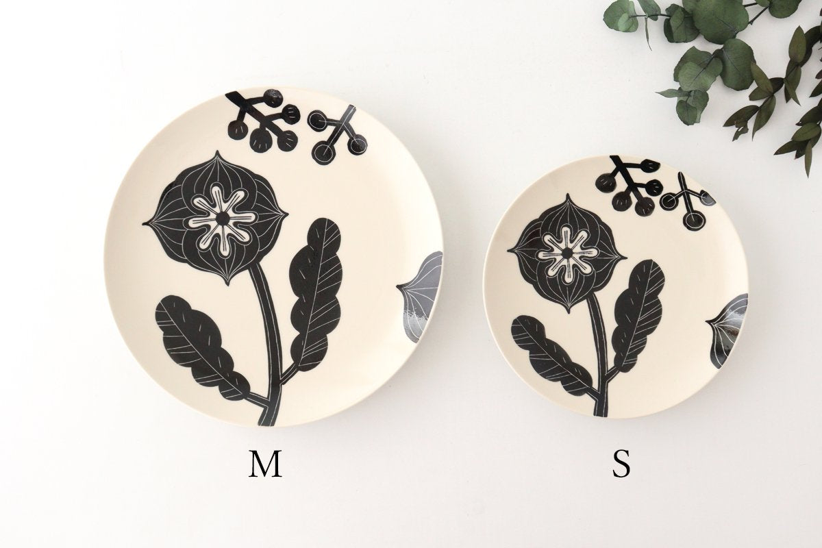 Fururu Rounbd Plate Black Flower S | Hasami Ware