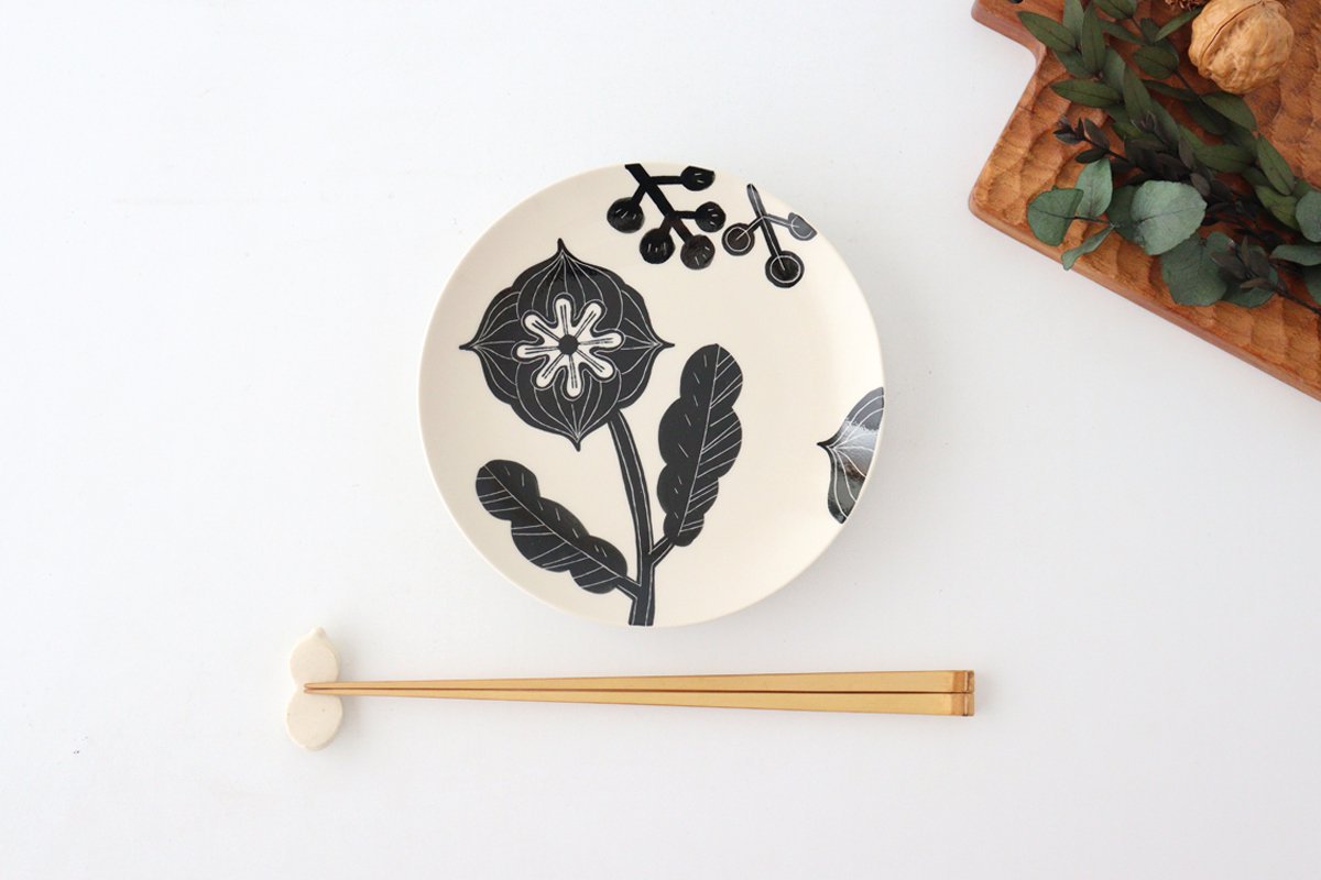 Fururu Rounbd Plate Black Flower S | Hasami Ware