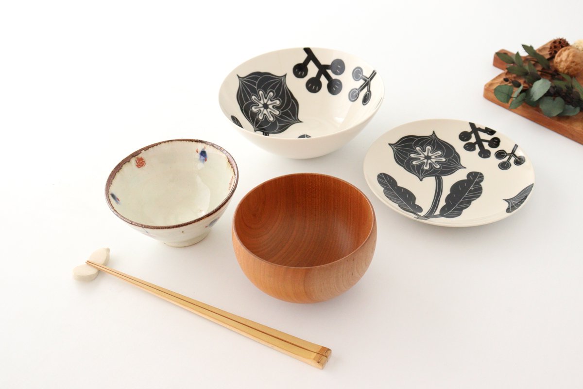 Fururu Rounbd Plate Black Flower S | Hasami Ware