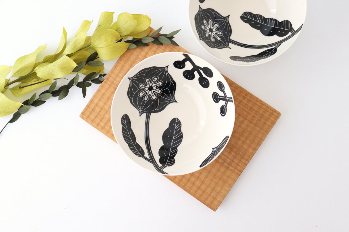 Fururu Rounbd Bowl Black Flower |  Serving Bowl Hasami Ware