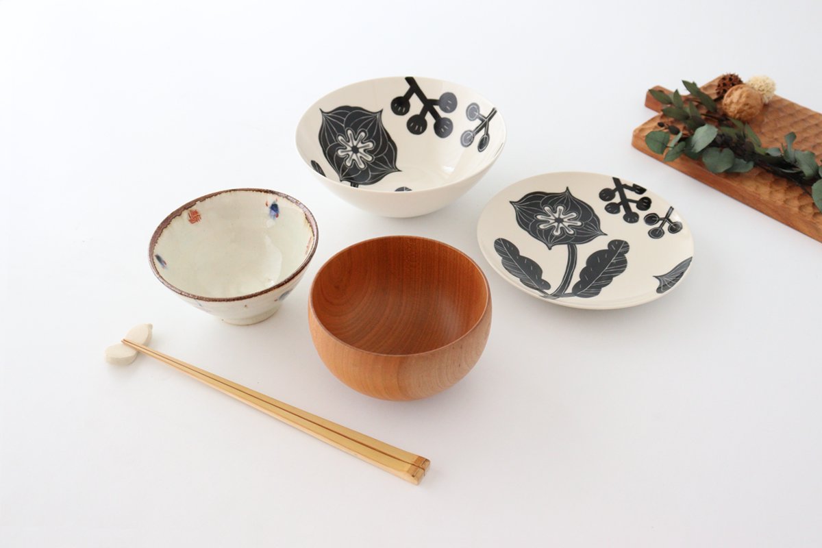 Fururu Rounbd Bowl Black Flower |  Serving Bowl Hasami Ware