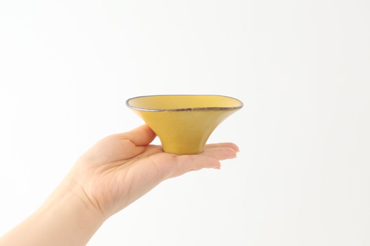 kei Morning Glory-shaped Small Bowl Mustard | Kobachi Mino Ware