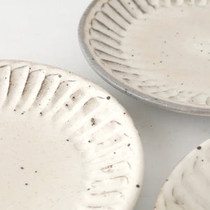 White Decorated Shaving Small Plate｜Mino Ware