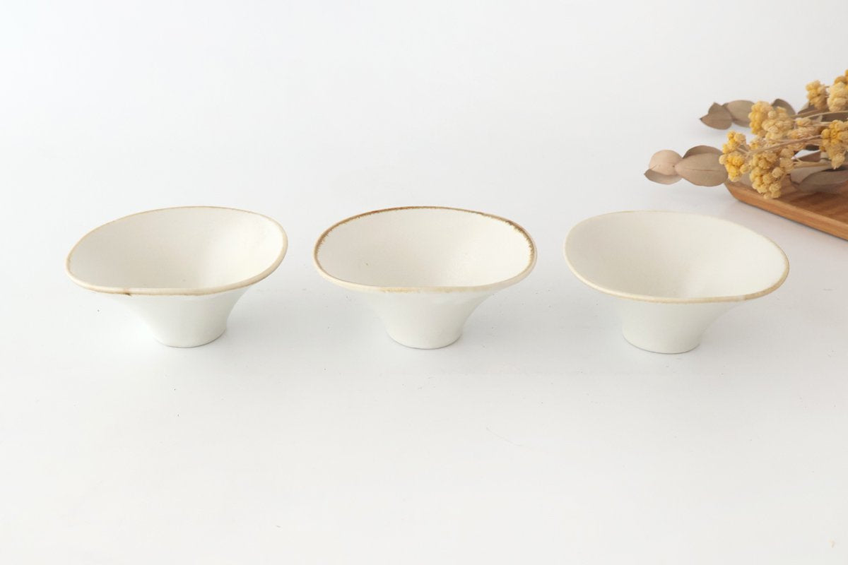 Small Bowl Morning Glory-shape White | Kobachi Mino Ware