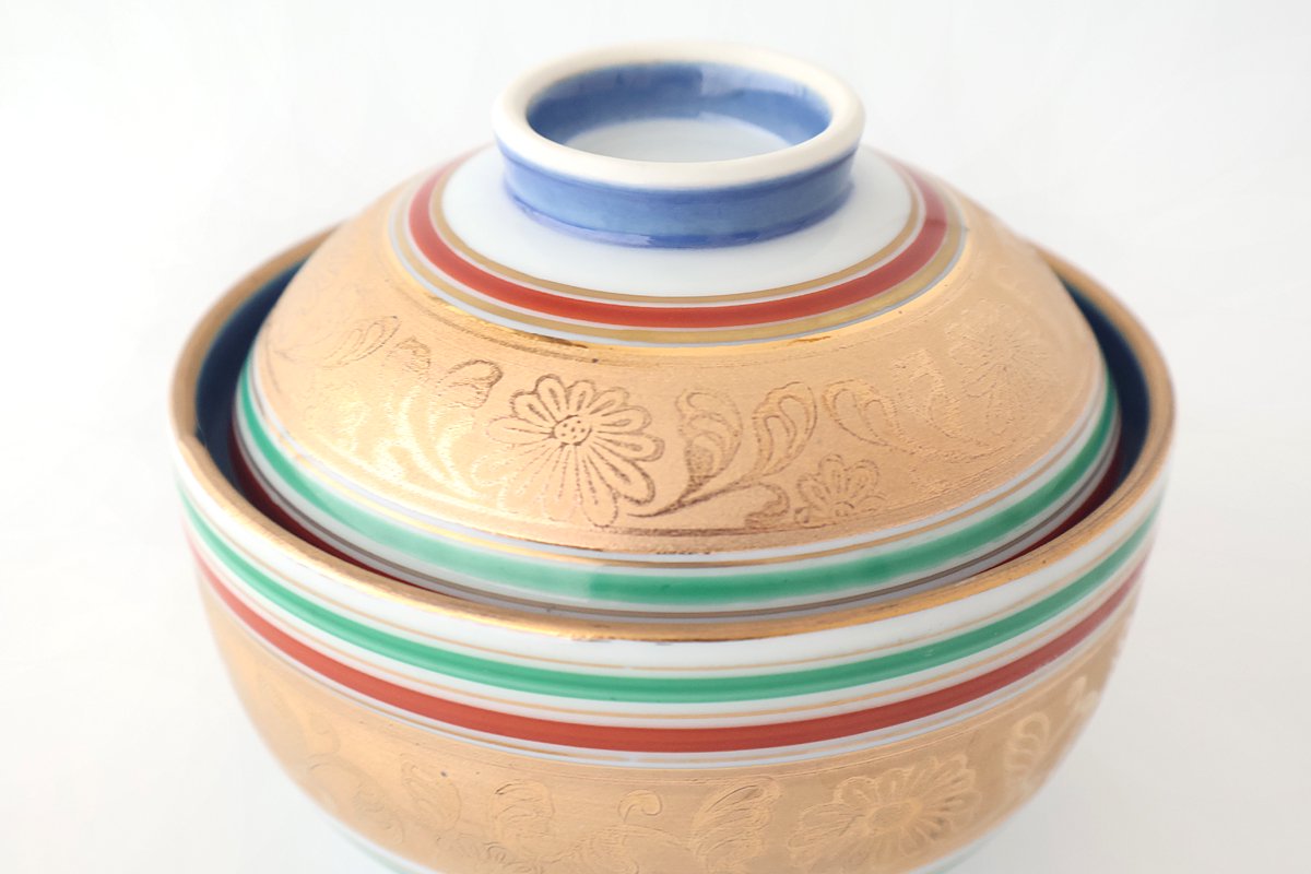 Bowl with Lid Three-color and Gold Chrysanthemum | Serving Bowl Arita Ware