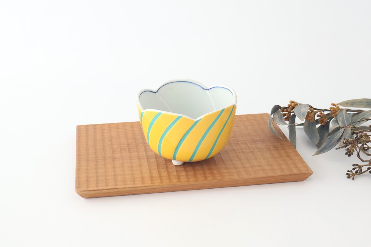 Flower-shaped Small Bowl Yellow and Green Stripe | Arita Ware