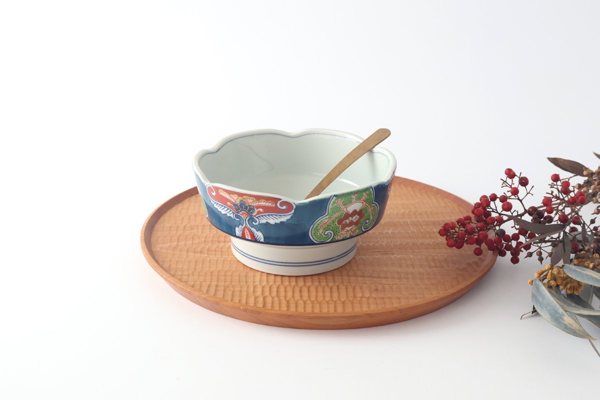 Flower-shaped Bowl Dyed Brocade Pattern | Serving Bowl Arita Ware