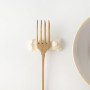 Chopstick Rest Bear White | Hashioki Shigaraki Ware