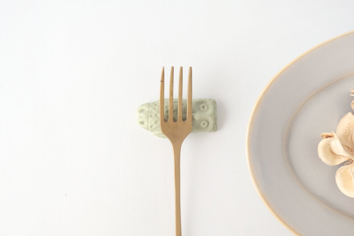 Chopstick Rest Owl Light Green | Hashioki Shigaraki Ware