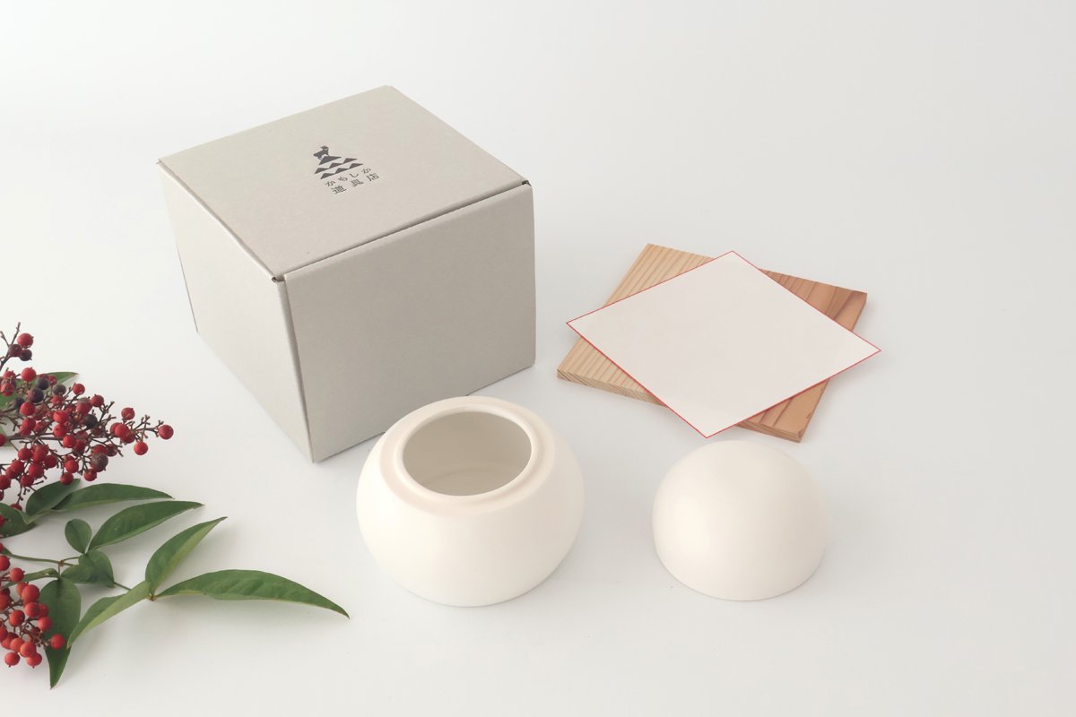 Kamoshika Dogu Store Kagami-mochi | Banko Ware