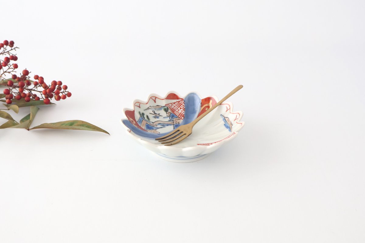 Chrysanthemum-shaped Small Plate Landscape Pattern | Arita Ware