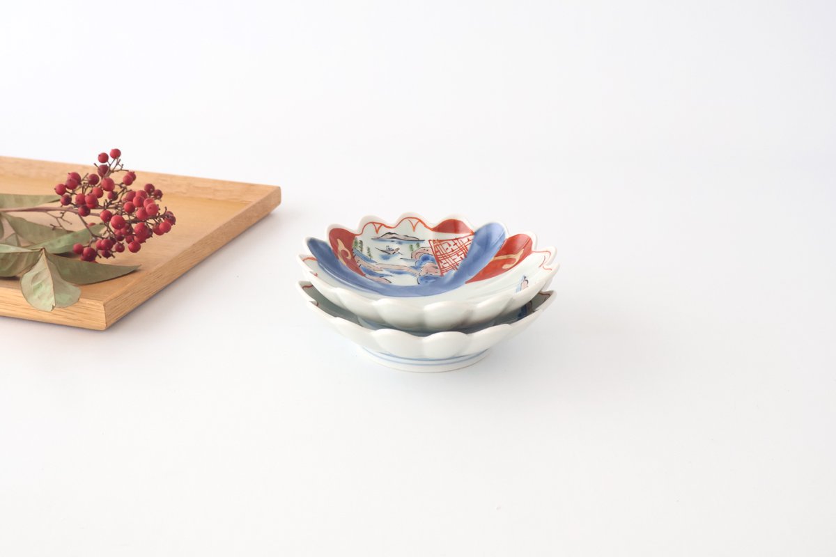 Chrysanthemum-shaped Small Plate Landscape Pattern | Arita Ware