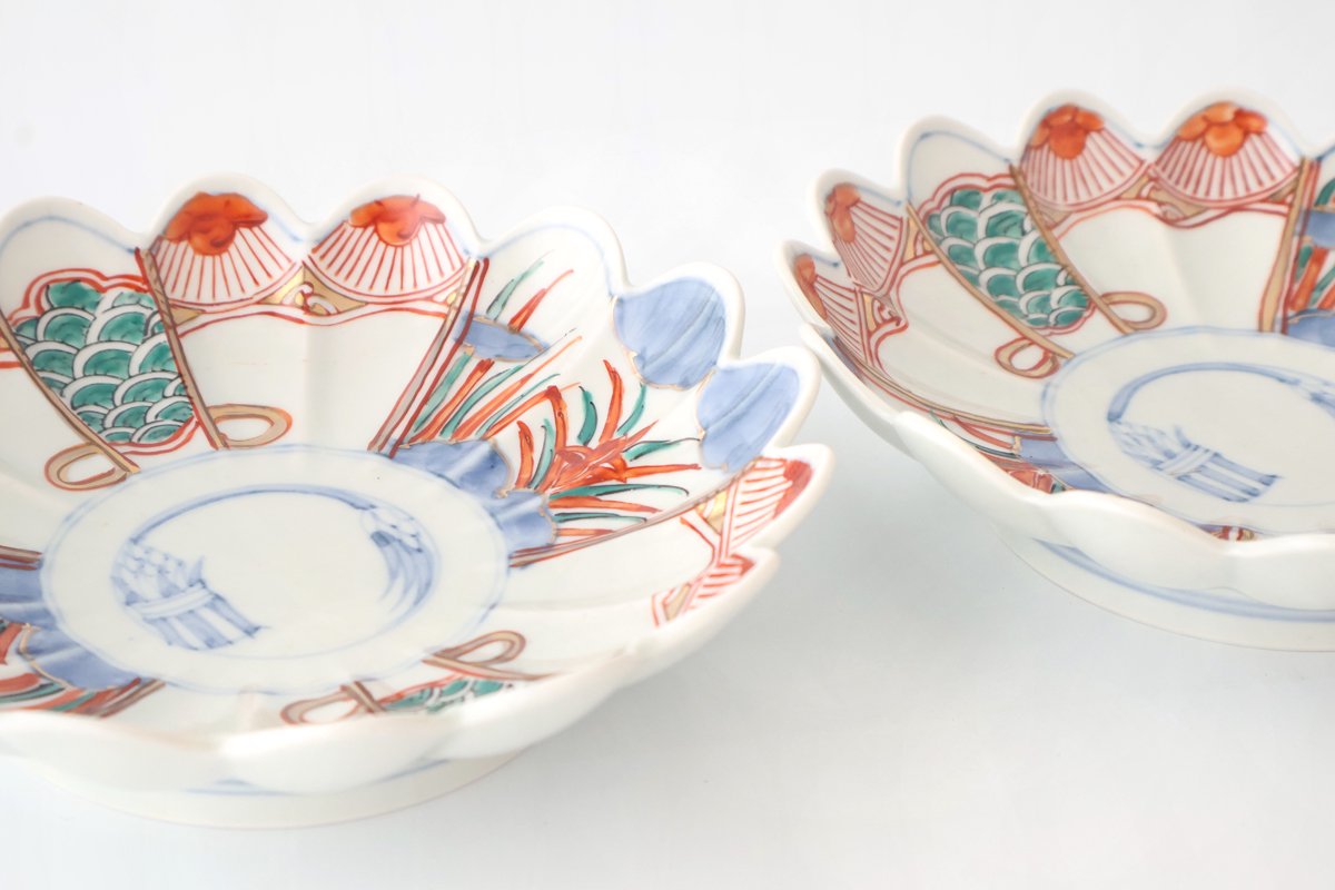 Chrysanthemum-shaped Plate Red Irises 19.5㎝/7.7in | Arita Ware