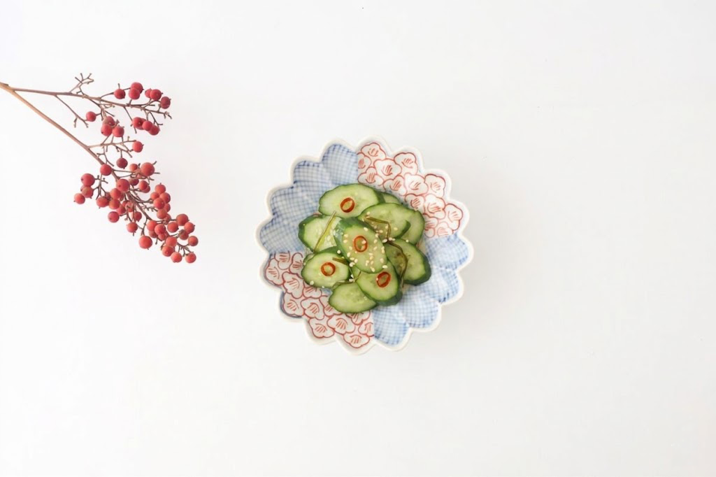 Chrysanthemum-shaped Small Plate Check and Flower Pattern | Arita Ware
