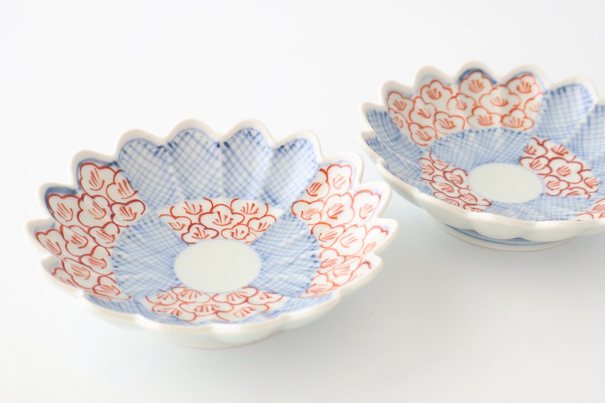 Chrysanthemum-shaped Small Plate Check and Flower Pattern | Arita Ware