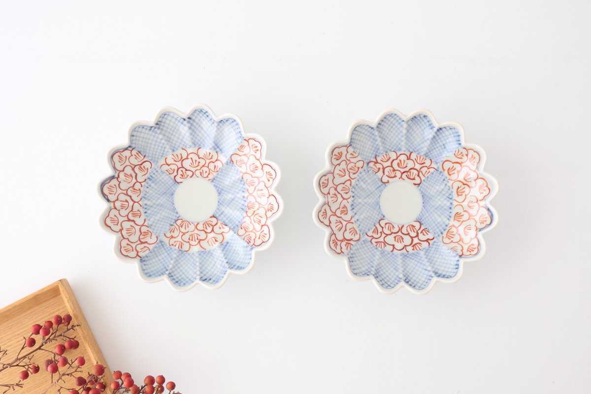 Chrysanthemum-shaped Small Plate Check and Flower Pattern | Arita Ware