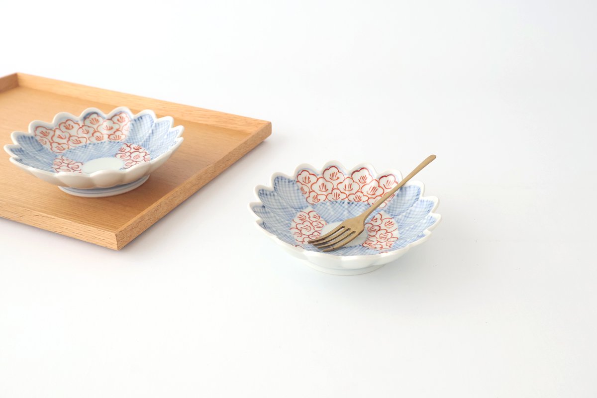 Chrysanthemum-shaped Small Plate Check and Flower Pattern | Arita Ware